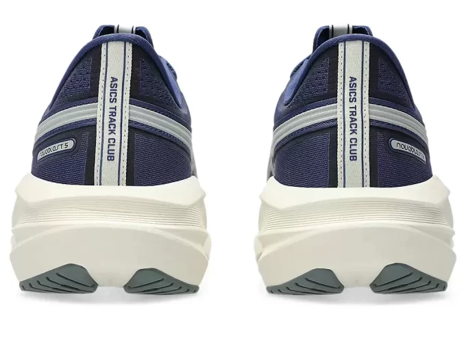 NOVABLAST  5 ASICS TRACK CLUB
